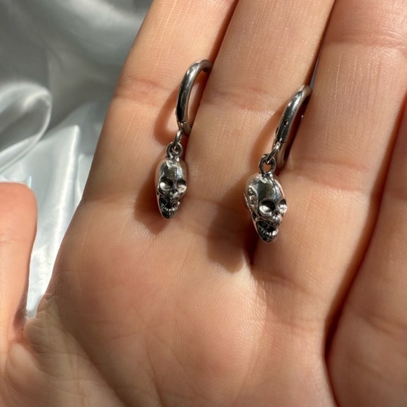 Gothic  halloween party antic Silver color Skull Hoop Earrings - Picture 6 of 9